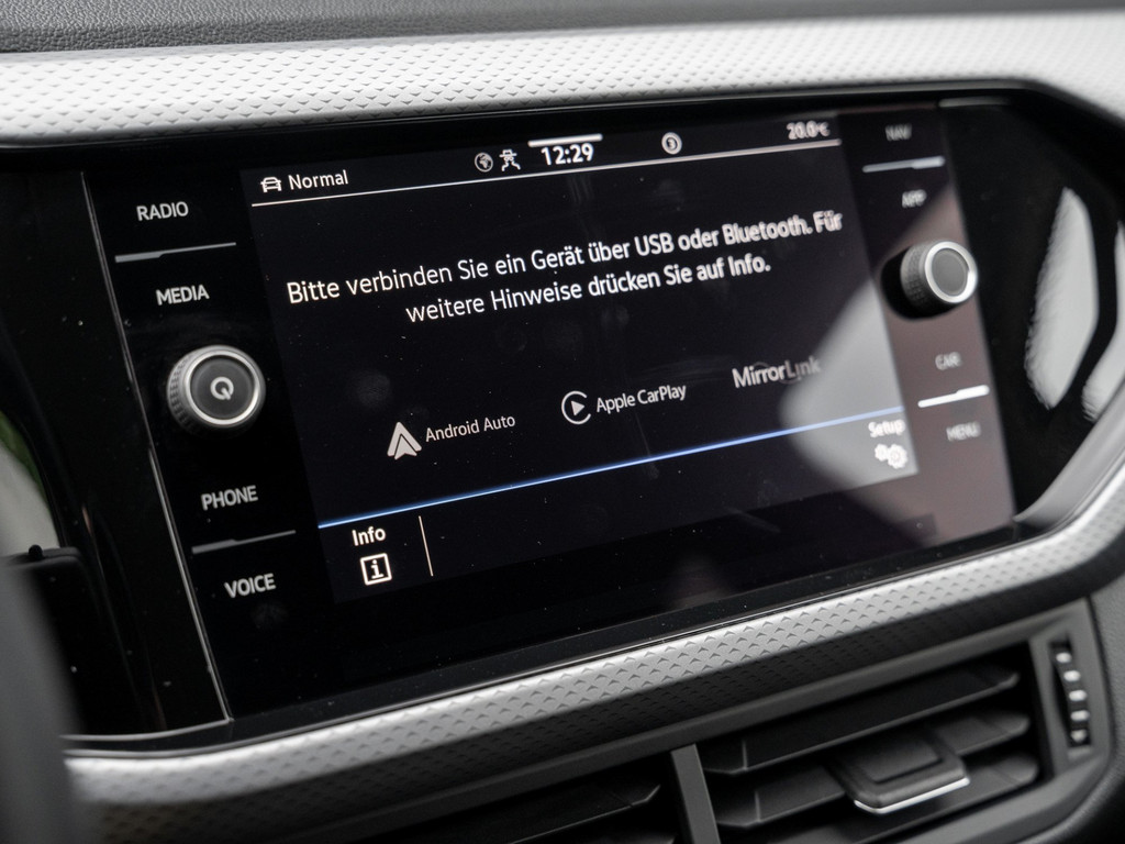 Bild 18 - T-Cross ACTIVE Life 1.0 TSI 81 kW Kam. Navi t Gang DSG
