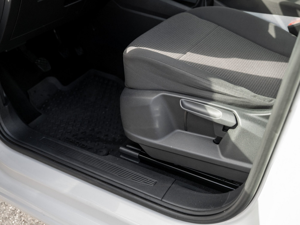 Bild 22 - Caddy Cargo KR 2.0TDI KLIMA + GJR + MFL + HECKFLÜGEL