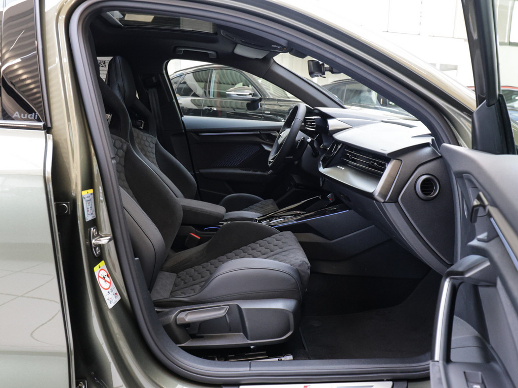 Bild 3 - RS3 Sportback quattro S tronic 280kmh Pano 360 Grad