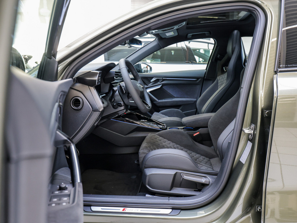 Bild 10 - RS3 Sportback quattro S tronic 280kmh Pano 360 Grad