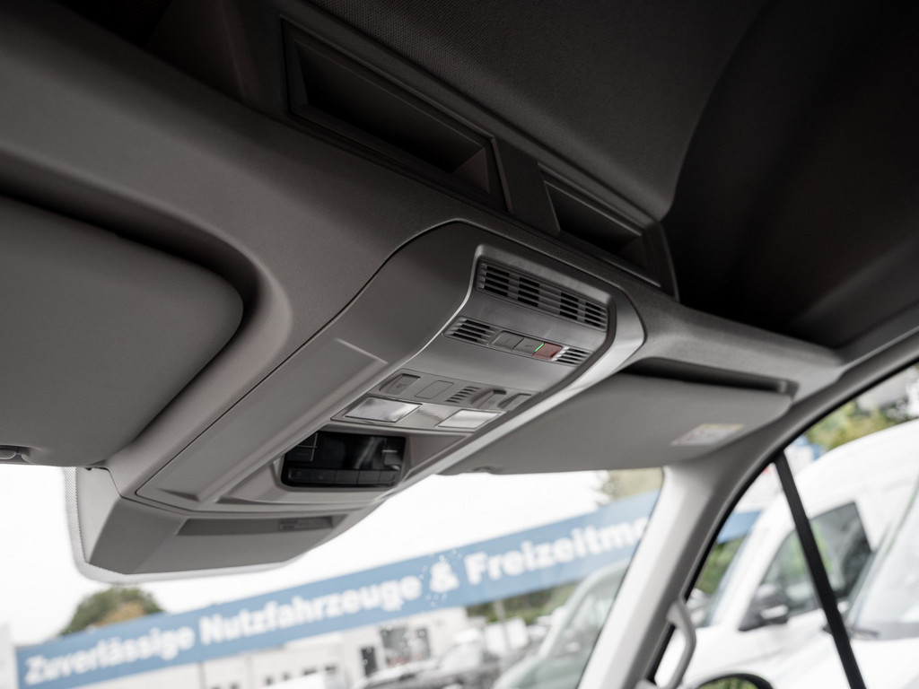 Bild 22 - Crafter 35 Kasten MR 2.0TDI DSG + LED + STANDH + NAVI