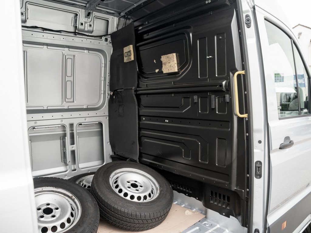 Bild 30 - Crafter 35 Kasten MR 2.0TDI DSG + LED + STANDH + NAVI