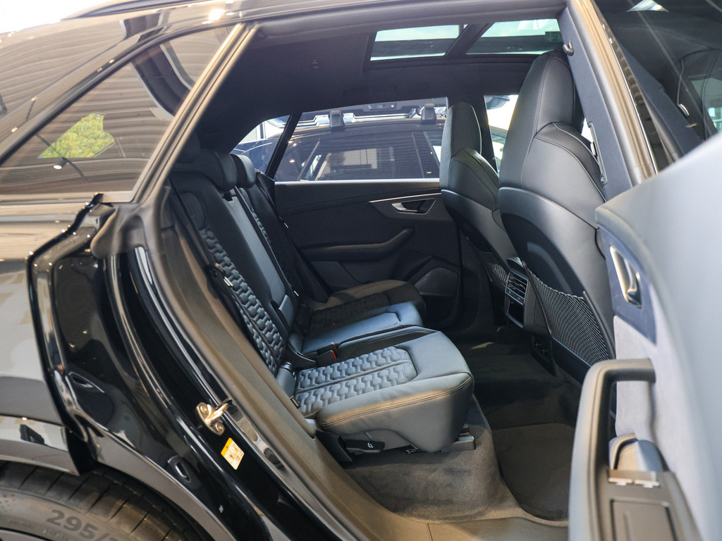 Bild 5 - RS Q8 SUV performance Black 305km/h AHK B&O Standhzg. Pano Massage