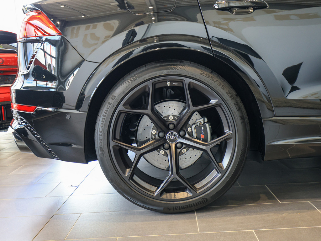 Bild 6 - RS Q8 SUV performance Black 305km/h AHK B&O Standhzg. Pano Massage