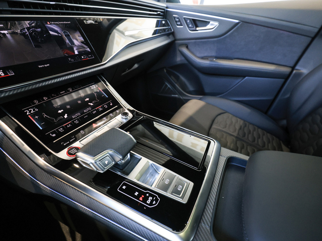 Bild 15 - RS Q8 SUV performance Black 305km/h AHK B&O Standhzg. Pano Massage