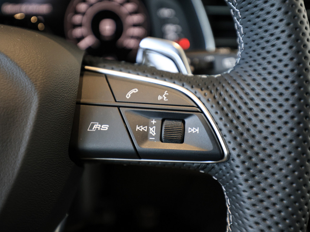 Bild 18 - RS Q8 SUV performance Black 305km/h AHK B&O Standhzg. Pano Massage