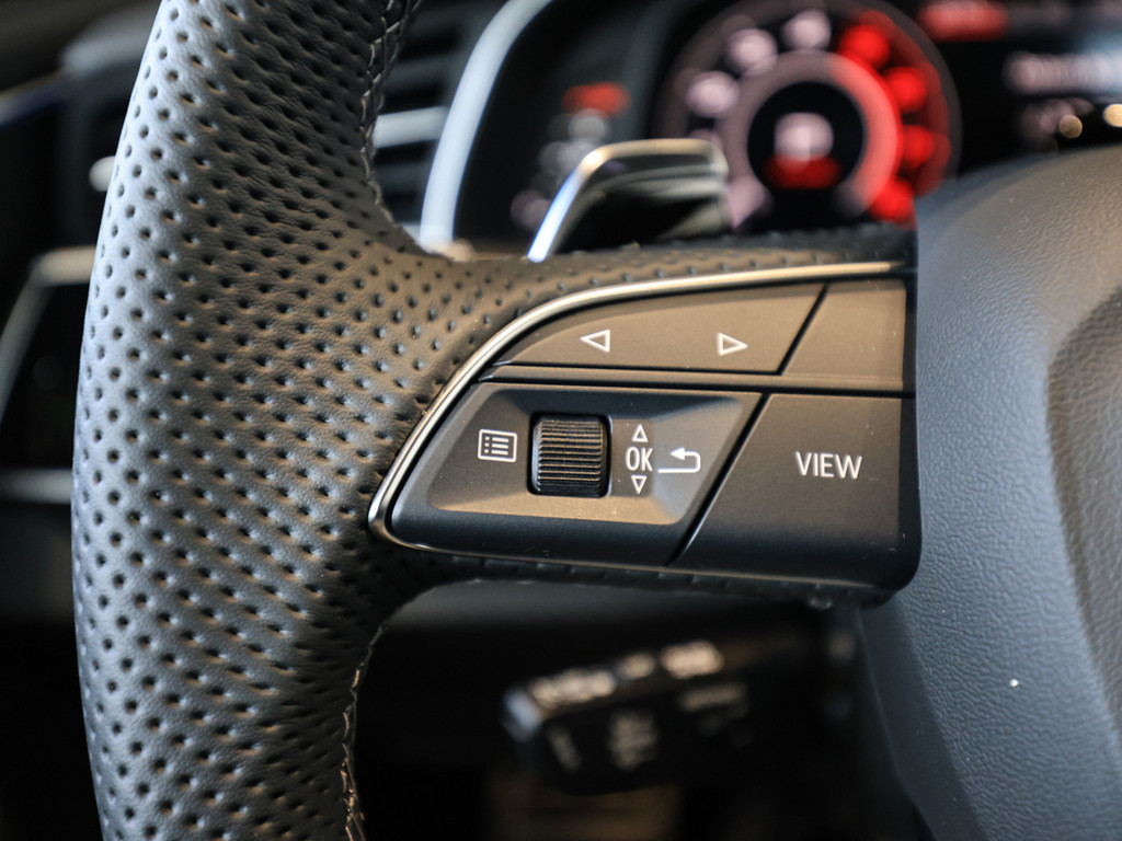 Bild 19 - RS Q8 SUV performance Black 305km/h AHK B&O Standhzg. Pano Massage