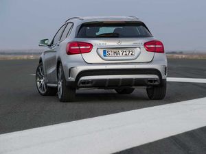 Der athletische Mercedes-Benz GLA 45 AMG bei Ihrem MB Partner ROSIER.