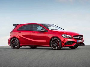 Mercedes-AMG-A45_Galerie1_800x600.jpg