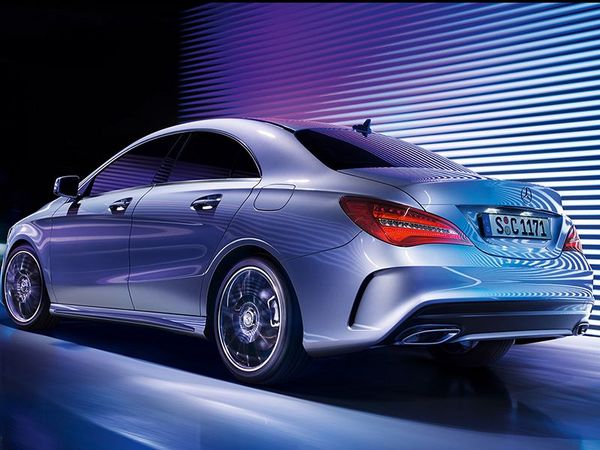 Mercedes-Benz_CLA_Coupe_Exterieur_800x600.jpg