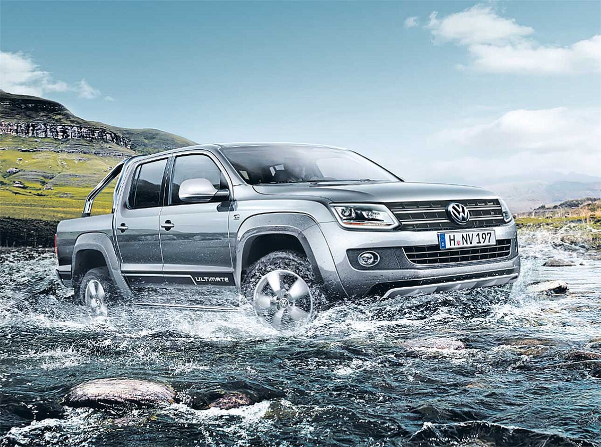 Der VW Amarok Ultimate mit LED-Scheinwerfern auf jeder Linie überzeugen, entdecken Sie Ihn bei Ihrem Volkswagen Partner ROSIER in Menden, Stendal und auf Sylt
