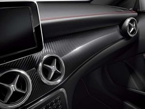 Der athletische Mercedes-Benz GLA 45 AMG bei h