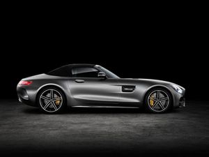 08_2018_AMG_GT_Roadster_Exterieur_laengsansicht_links_verdeck_geschlossen.jpg