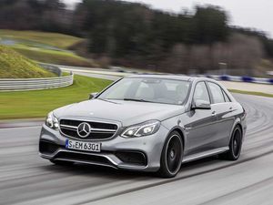 Der Mercedes-Benz E 63 AMG Limousine bei Ihrem MB Partner ROSIER