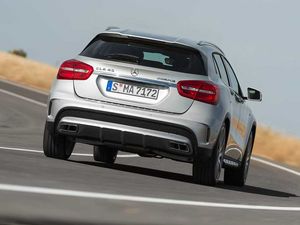 Der athletische Mercedes-Benz GLA 45 AMG bei Ihrem MB Partner ROSIER.