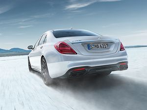 Mercedes-Benz_AMG_S63_Exterieur_Weiss_Heck_800x600.jpg