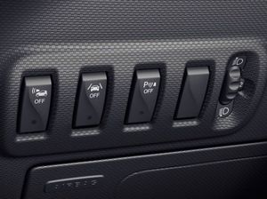 Smart_fortwo_electricdrive_facelift_cockpit.jpg