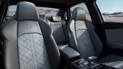 vordere Sitzbank der neuen Audi S4 Limousine TDI bei Ihrem Audi Partner ROSIER