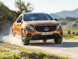 Mercedes-Benz_GLA_Front_Galerie_1.jpg