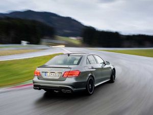 Der Mercedes-Benz E 63 AMG Limousine bei Ihrem MB Partner ROSIER