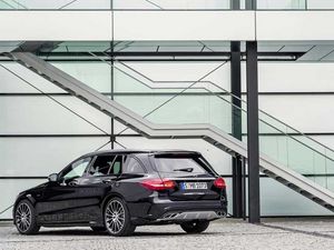 Mercedes-Benz C 450 AMG 4MATIC T-Modell bei ROSIER.