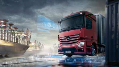 neuer Mercedes-Benz Actros rot