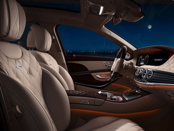 2017-12-Mercedes-Maybach-Interieur-neu-800x600.jpg