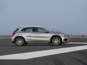 Der athletische Mercedes-Benz GLA 45 AMG bei Ihrem MB Partner ROSIER.