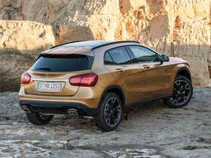 Mercedes-Benz_GLA_Heck_Galerie_10.jpg