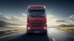 neue Mercedes-benz Actros Frontansicht