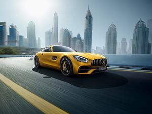 2017_Mercedes_AMG_GTS_Fahraufnahme_solarbeam_800x600.jpg