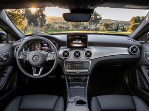 Mercedes-Benz_GLA_Innenraum_Galerie__13.jpg