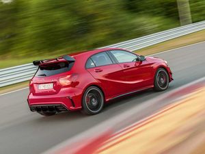 Mercedes-AMG-A45_Galerie5_800x600.jpg