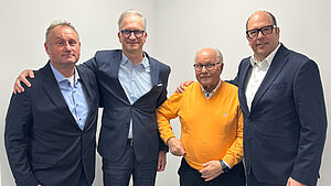 Die Rosier-Geschäftsführer mit den WEFA Inhabern bei der Übernahme.