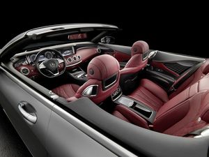 08_2018_S-Klasse_Cabriolet_interieur_komplett_links.jpg