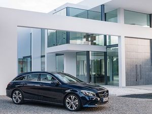 CLA_ShootingBrake_Exterieur_schwarz_800x600.jpg