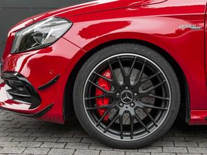 Mercedes-AMG-A45_Galerie11_800x600.jpg