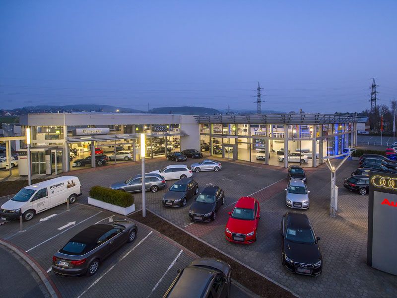 Außenaufnahme des Audi Autohaus Rosier in Menden