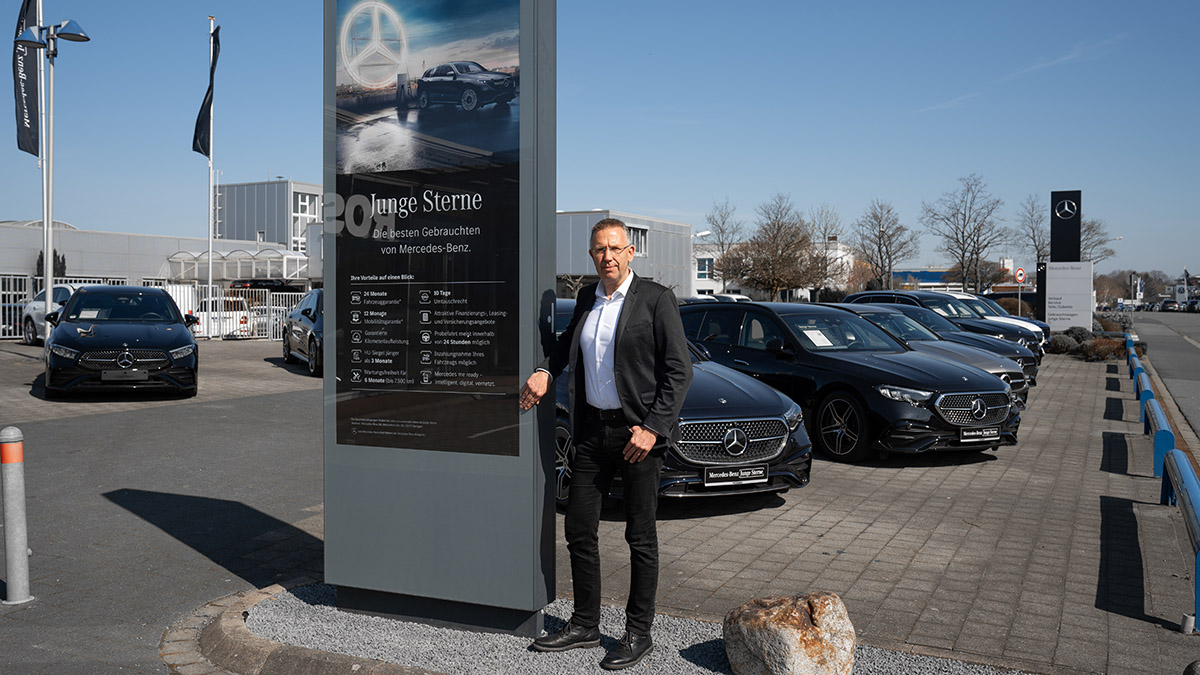 Dirk Oppermann mit den Jungen Sternen.
