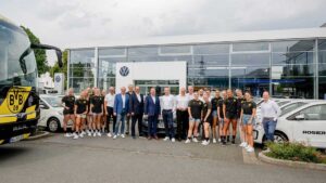 Übergabe der neuen Autos der Marke Volkswagen für die BVB-Handball-Damen